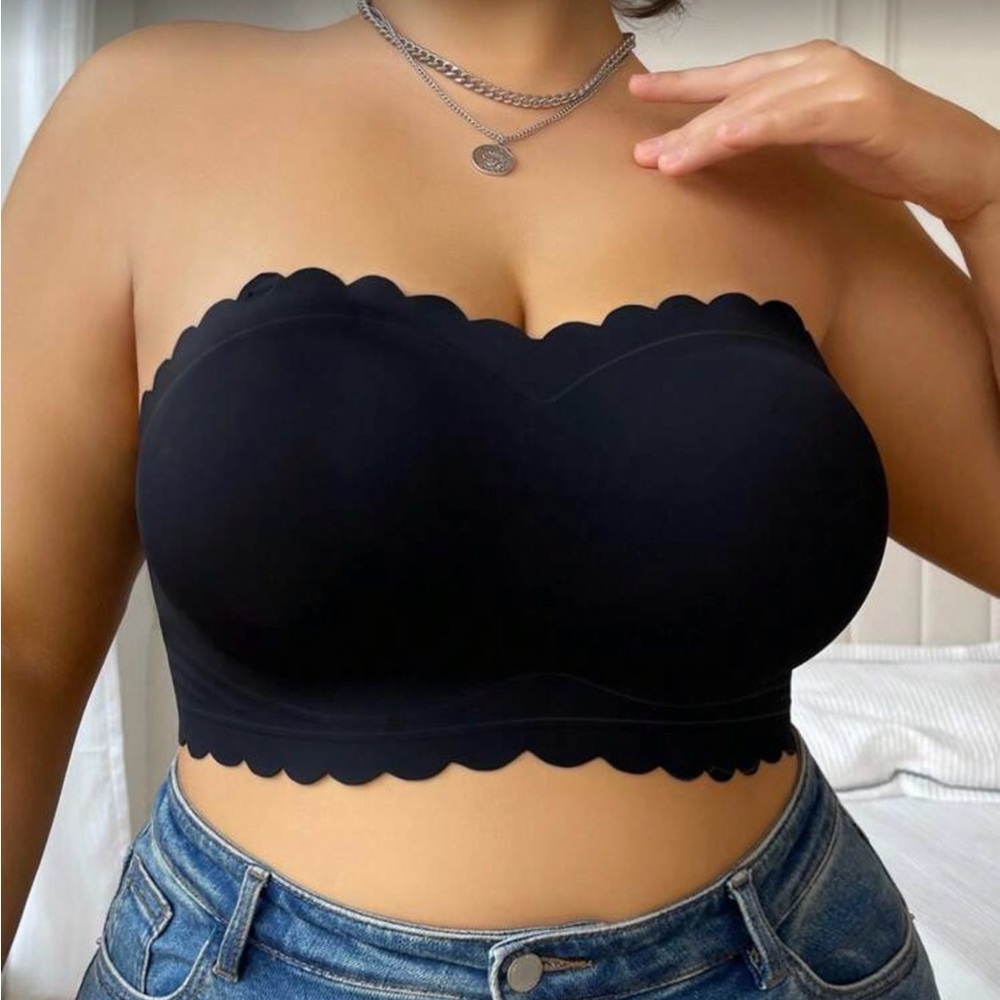 Black Strapless Scalloped Bandeau Bra
